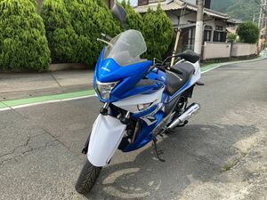 福岡発　GSR250F　近県配達可能です　FIインジェクション　GJ55D　アッパーカウル　アップハンドル