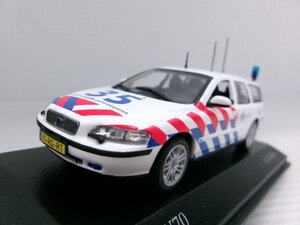 ミニチャンプス 1/43 ボルボ V70 ワゴン ポリスカー (2255-248)