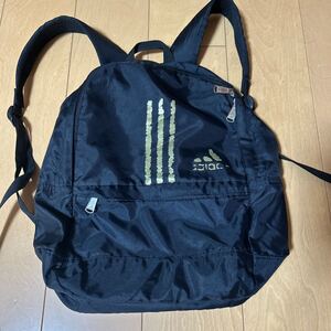 adidasアディダス 黒色×黒色リュック リュックサック 平置き縦40cm×横40cmくらいです。バックパック ブラック ナイロン 外ポケットあり