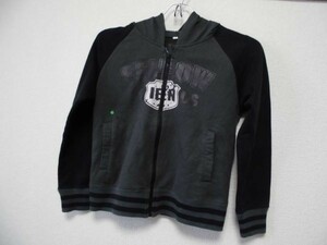 assk875☆　キッズ/子供服　■■男児向けジップアップパーカー■■　上着　パーカー　羽織り　グレー×ブラック　サイズ140　胸囲65-72