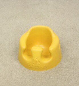 送料無料 本体のみ バンボ Bumbo ベビーソファ ミモザイエロー 首がすわる頃～14ヶ月頃 専用腰ベルト欠品 クリーニング済み