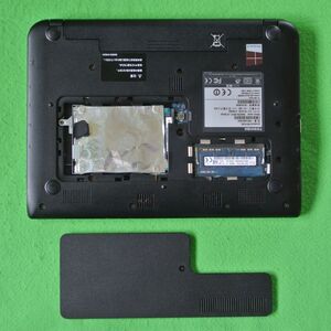 【 PCパーツ 】★ 東芝 N514/25L PN51425LNXS の裏蓋 ★ HDD/Memory部分のカバー