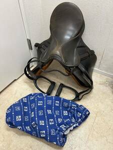 YT1018 Stubben/スチューベン 鞍 鐙 スイス製 乗馬鞍 馬装具 乗馬鞍 あぶみ レザー 革 ブラック 馬場鞍 馬術 サドル 乗馬用品