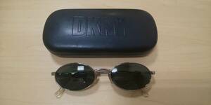 ◆1円スタート！！ DKNY　ダナキャラン　 サングラス 　ケース付き◆9659