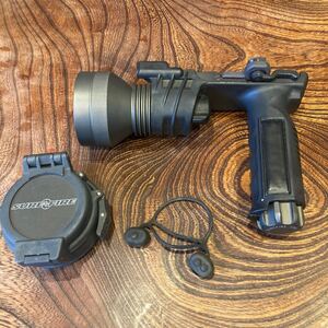 SUREFIRE M800実物　美品　 ウェポンライト