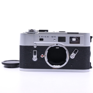 ＜並品＞ Leica ライカ M5 シルバークローム 3点吊り 後期 135万番 レンジファインダーフィルムカメラ