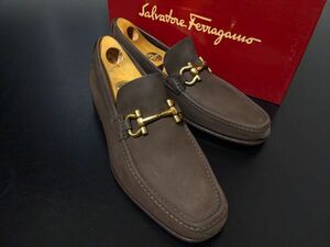 美品 フェラガモ 7.5EE Ferragamo ガンチーニ ヌバックレザー ソフトドレスローファー 箱付 8625