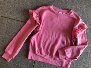 ★新品Gap Kidsギャップフリル袖スウェットトレーナー140★P