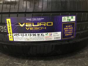 ダンロップ　VEUREO 　VE304　225/45R 19　W XL　新品　在庫品　１本　送料無料（沖縄、離島は除く）