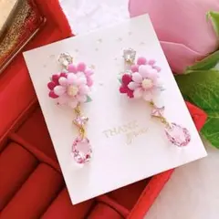 数量限定❣️大人可愛い 秋桜 クリスタル 揺れる ハンドメイド ピアス イヤリング