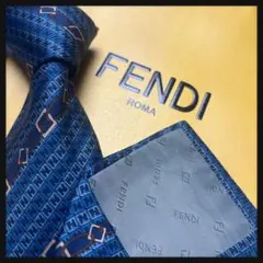 ✨圧倒的存在感✨FENDI ネクタイ　ブランドロゴ　ズッカ柄　ストライプ　金具