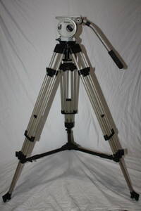 Vinten Vision10 希少！ ミッドスプレッダータイプビデオ三脚（検索：SONY、PXW-、PMW-、PDW-、HDW-、AG-HPX、AJ-PX）