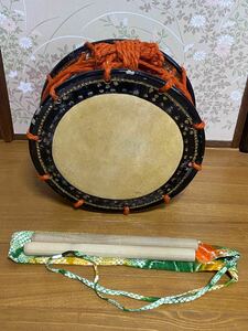 時代 金蒔絵胴 締太鼓 直径 34cm バチ２本付　平太鼓 和太鼓 和楽器 打楽器 民族楽器 古美術品★1101