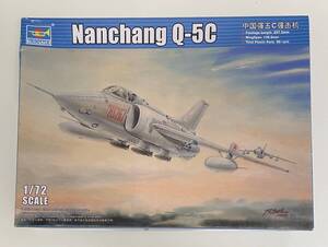 送料660円～ 希少 中袋未開封 未組立品 トランペッター 1/72 中国 ファンタン Q-5C 攻撃機 エッチングパーツ付 プラモデル