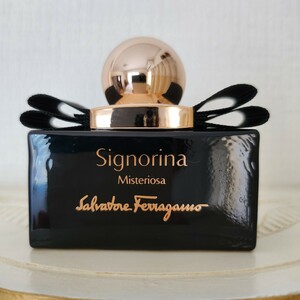 Ferragamoサルヴァトーレフェラガモ　シニョリーナミステリオーサ　オーデパルファム30ml ナチュラルスプレー