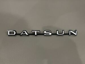 DATSUN ダットサン エンブレム 鉄製 日産 旧車 レトロ ノスタルジック フェアレディ ブルーバード