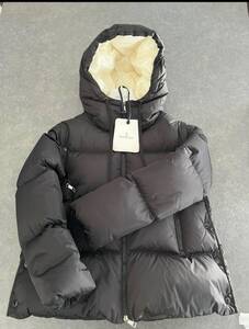 希少　MONCLER　ASARET　サイズ00　モンクレール　レディース　　２way　ダウンジャケット　ダウンベスト　正規店購入　