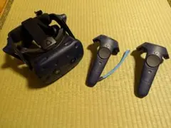 HTC VIVE PRO ヘッドセットとコントローラ