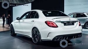 高品質 メルセデス・ベンツ Cクラス C63リアディフューザー シルバーマフラータイプ 後期w205 C63s AMG 仕様　ロゴ入り