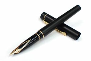 ▲筆記具100 SHEAFFER シェーファー TARGA タルガ 万年筆▲ペン先 14K AUST 585/マットブラック/消費税0円