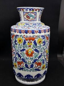 r6121939 中国美術　色絵磁器　 飾壺 花器 骨董 壷 花入 花瓶　置物　