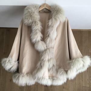 即決 美品　saga fursサガファ ファー　トリミング　カシミヤ１００％　ポンチョ TM