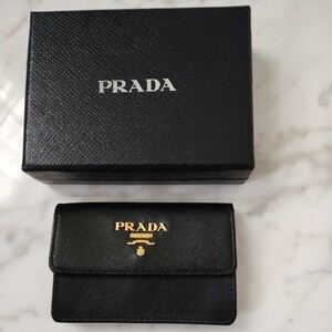 未使用　新品　箱付き　PRADA プラダ　カードケース　黒 ブラック サフィアーノレザー　小銭入れ　名刺入れ