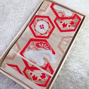 【ルネートル】帯 亀甲華松梅 金 赤 刺繍 未仕立て 結婚式 成人式 豪華 華やか 長さ 404cm 着物 和装小物 ★同梱可★ 9162