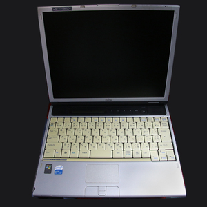 動画付　富士通　FMV-LIFEBOOK S FMV-S8230 FMVNS4U3　Windows8.1 Pro 動作確認済　モニタ色偏り　ジャンク