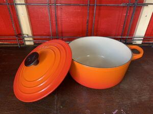 R524-0906★おそらく未使用品 LE CREUSET ルクルーゼ 両手鍋 オレンジ ホーロー鍋 ココット