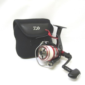 Tj259691 ダイワ　Daiwa　プレイソ　PLAISO　スピニングリール　2000LBD 中古