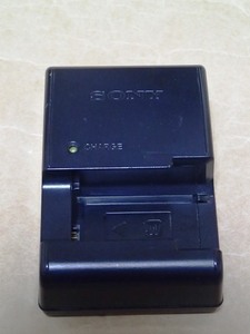 〈 SONY NP-FW50 用 バッテリーチャージャー BC-VW1 〉