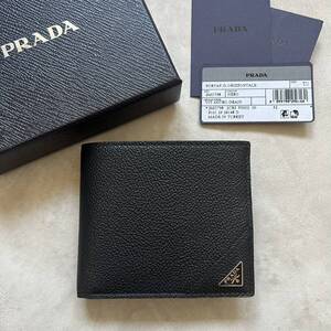 【新品未使用箱付き】 PRADA プラダ コインケース付き二つ折り財布 ミニウォレット NERO　ブラック　小銭入れ　カードケース 2MO738