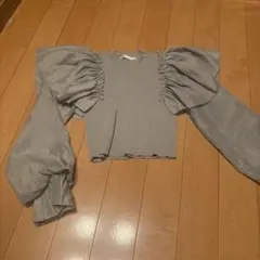 パフスリーブ グレーシャツ Sサイズ　ZARA