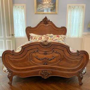 フランスアンティーク　ベッド　ロココ様式　ルイ15世様式　アンティーク家具　アンティークベッド　ロカイユ装飾　ベッドフレーム