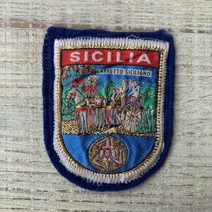 【6.8㎝×5.5㎝】SICILIA シチリア(イタリア)フェルト×刺繍ワッペン 青■ビンテージ オールド レトロ ヨーロッパ古着 雑貨 パッチ ユーロ