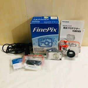 tett5085【80】//FUJIFILM★富士フィルム　FinePix　デジカメF11　防水プロテクタ　WP-FXF10　充電器　バッテリー　取説付属品あり