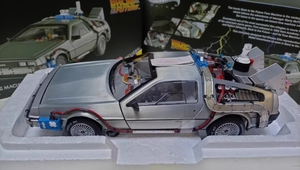 送料無料★ Hotwheels Elite 1:18 DMC Back to the Future Time Machine Delorean with Mr. Fusion