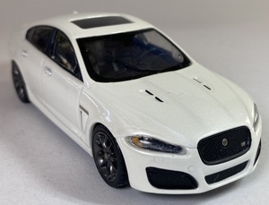  【非売品!】Ж イクソ 1/43 ジャガー JAGUAR XFR 2010 X250 後期型 ホワイト Polaris White ixo Ж Daimler XF X260 Aston Bentley Rolls 