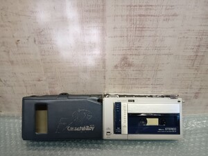 必見!!　希少　 AIWA　 アイワ　 カセットプレーヤー　CS-J1S CASSETTE BOY カセットボーイ　ステレオ　通電確認済み　ジャンク