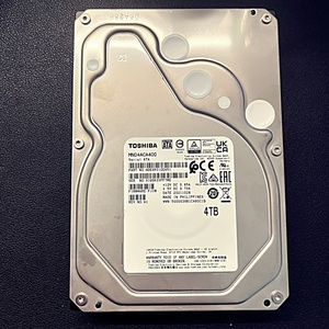 【中古】東芝 NASハードディスクドライブ3.5インチ 4TB MN04ACA400 (使用時間9h)