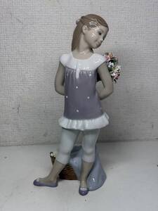 1円スタート LLADRO リヤドロ 花束の贈り物 少女 女の子 フラワー 西洋工芸 陶器人形 置物 インテリア