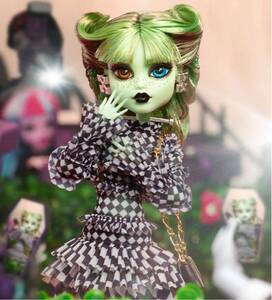 Off-White x Monster High Harmonie Ghoulドール 人形 モンスターハイ mattel マテル