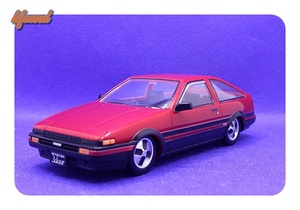 TOYOTA　SPRINTER　TRENO　AE86　トヨタ　スプリンタートレノ　ノーマル仕様　低車高　赤/黒　1/32　アオシマ製　プラモデル完成品！