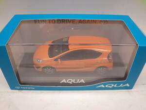 207【S.R】非売品・未開封 1/30 TOYOTA アクア AQUA NHP10 3代目 カラーサンプル オレンジパールクリスタルシャイン 箱有 香川発