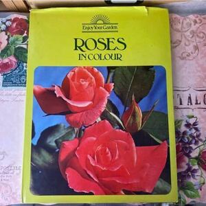 Enjoy Your Garden ROSES IN COLOUR 薔薇　洋書　パターンペーパー　デザインペーパー　紙モノ　コラージュ素材　スクラップブッキング