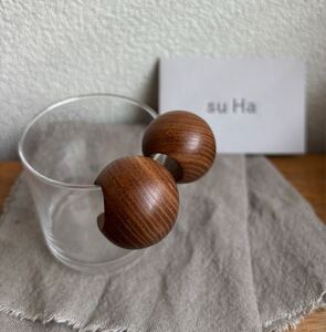 su HA wood ball hoop earrings えんじゅ K18