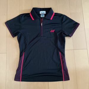 送料込み　YONEX ヨネックス 襟付きシャツ　半袖　サイズS 黒×ピンク水玉　ブラック　送料無料