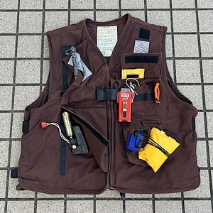 米軍　ライフジャケット　LIFE PRESERVER VEST FLIGHT DECK　ブラウン　L　ミリタリー