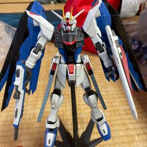 機動戦士ガンダム　ジャンク　旧MGフリーダムガンダム　塗装あり　欠品あり